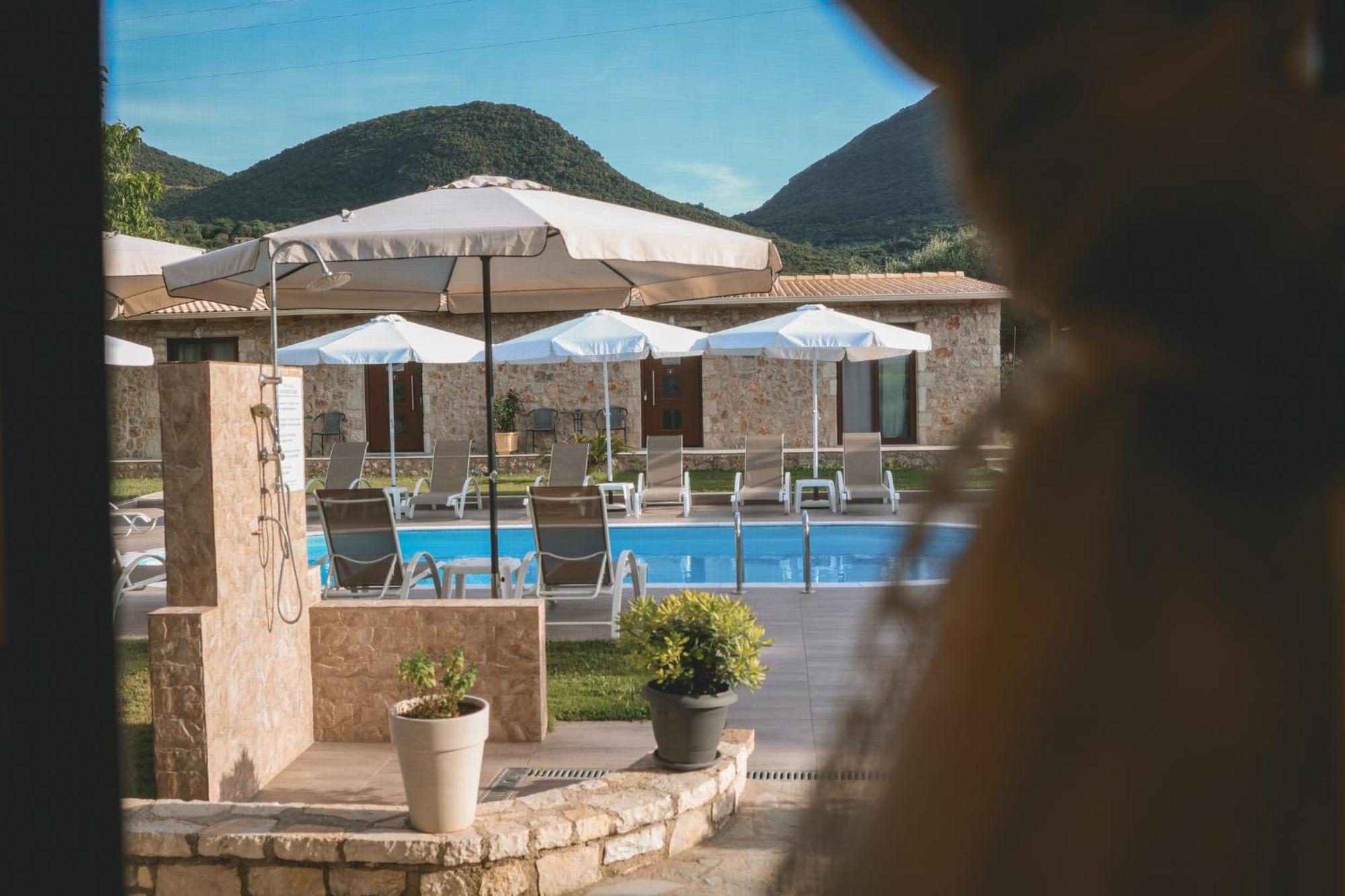Tsanis Estate Aparthotel Parga Buitenkant foto