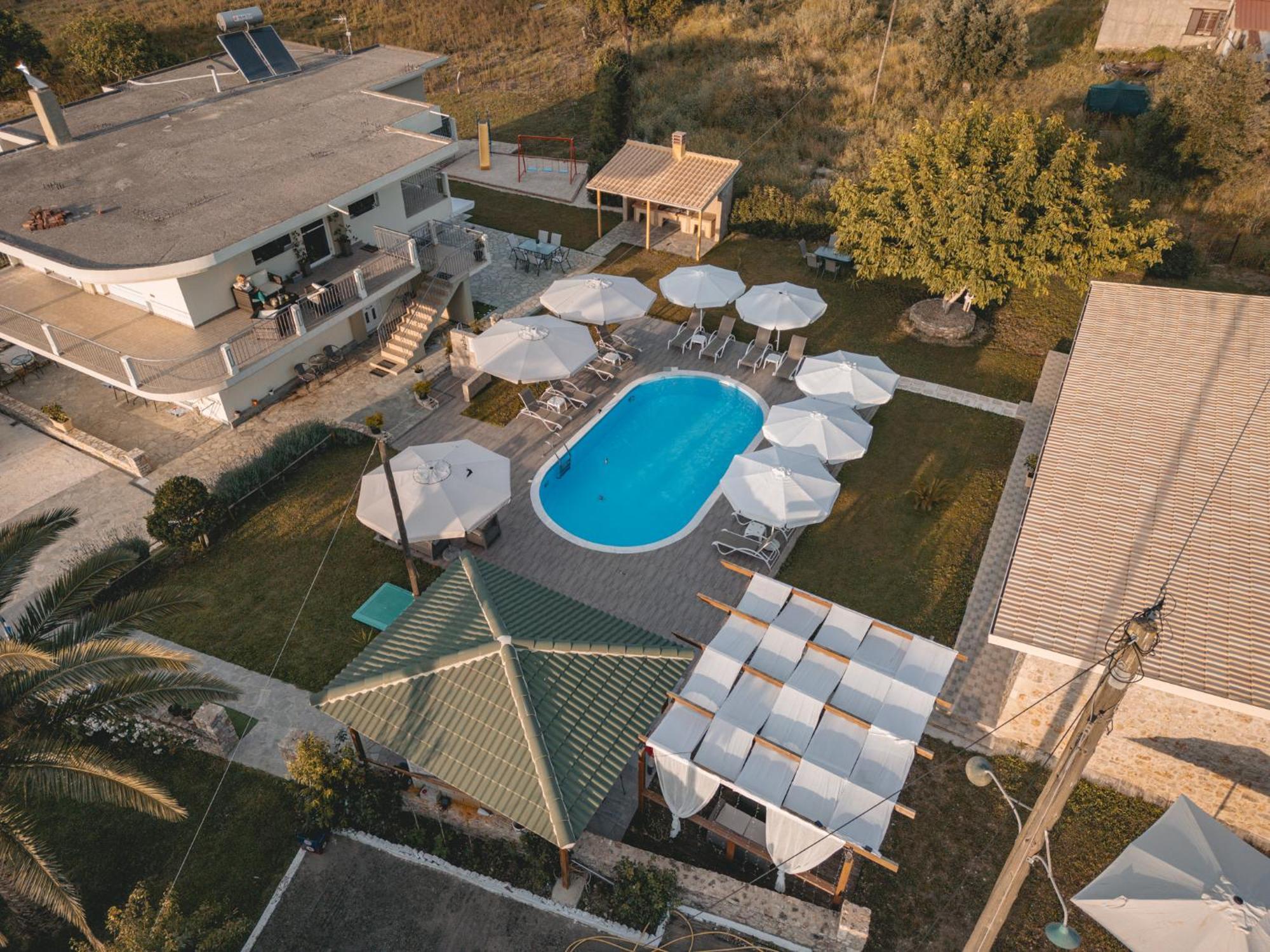Tsanis Estate Aparthotel Parga Buitenkant foto