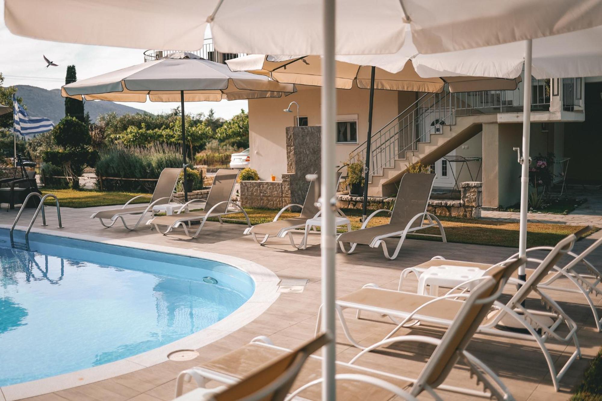 Tsanis Estate Aparthotel Parga Buitenkant foto