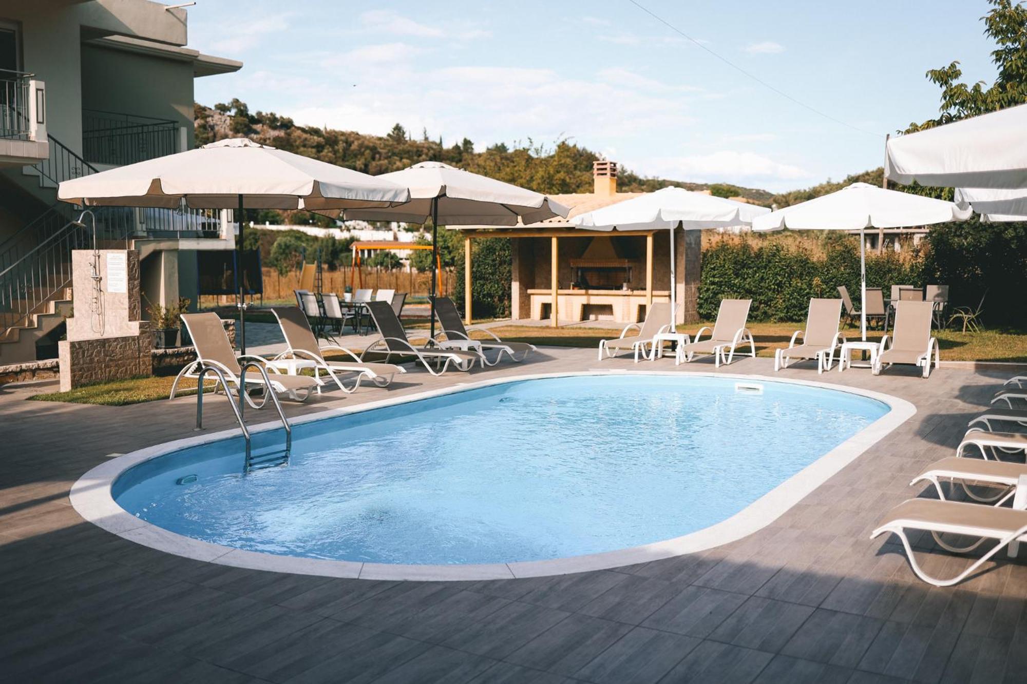 Tsanis Estate Aparthotel Parga Buitenkant foto