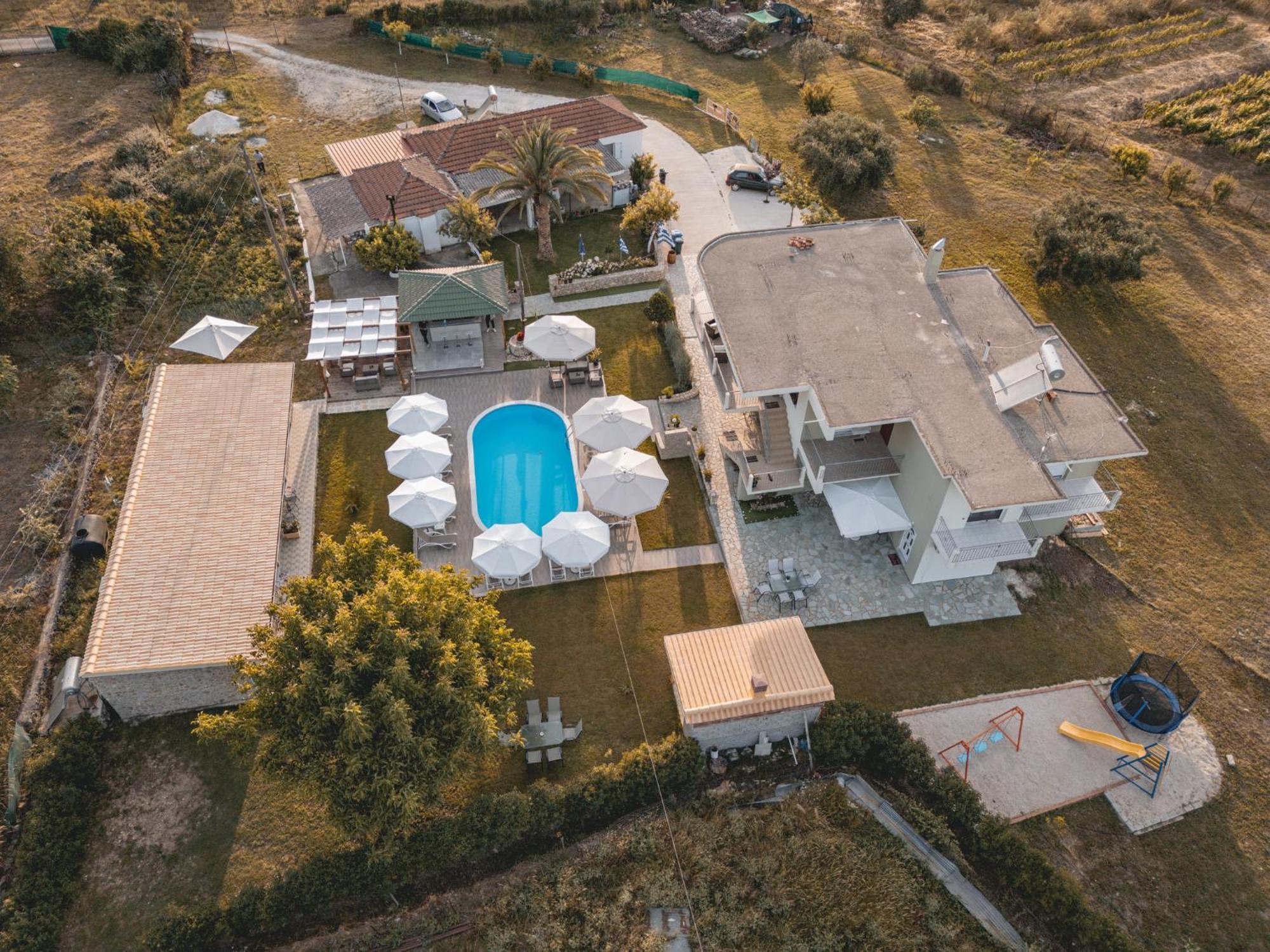 Tsanis Estate Aparthotel Parga Buitenkant foto