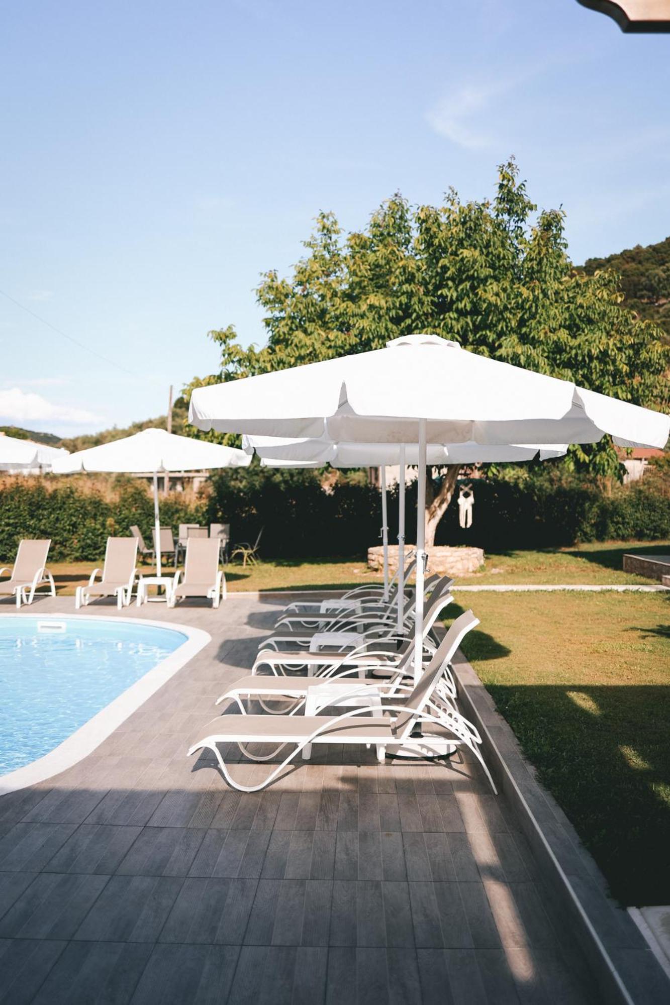 Tsanis Estate Aparthotel Parga Buitenkant foto