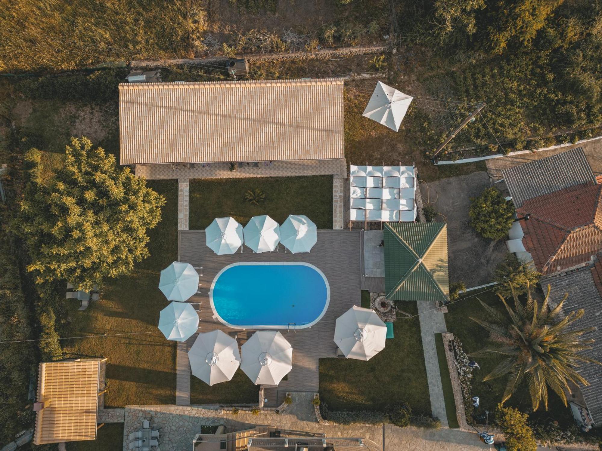 Tsanis Estate Aparthotel Parga Buitenkant foto
